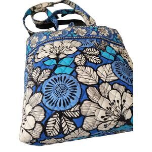 Vera Bradley Tote Blue Bayou pattern Sharp‎ and Colorful See Description